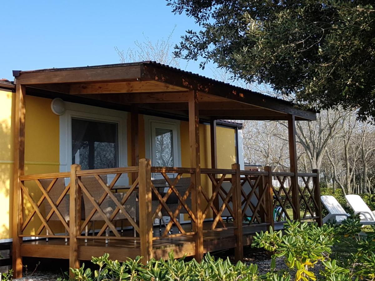 Naturist Mobile Homes Eden In Fkk Ulika Porec Esterno foto