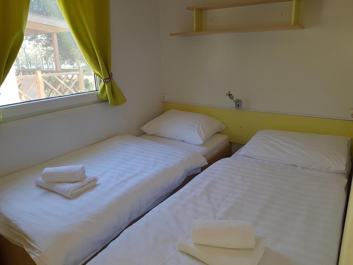 Naturist Mobile Homes Eden In Fkk Ulika Porec Esterno foto