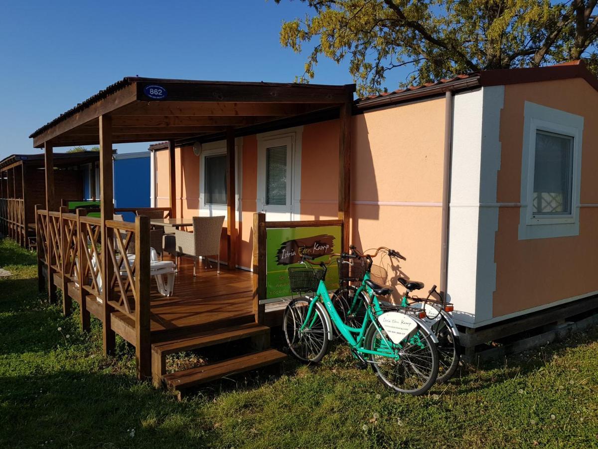 Naturist Mobile Homes Eden In Fkk Ulika Porec Esterno foto